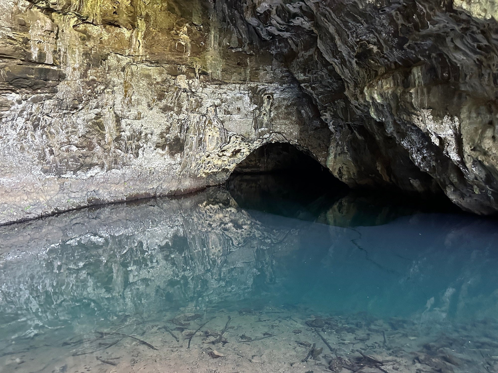 Waikanaloa Wet Cave Kauai