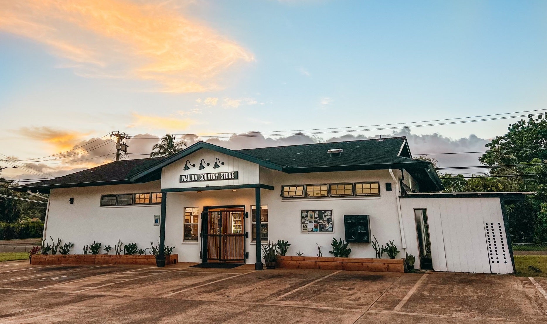 Wailua Country Store